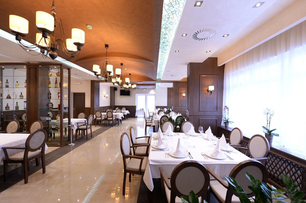 Hotel Majdan Belgrad Dış mekan fotoğraf