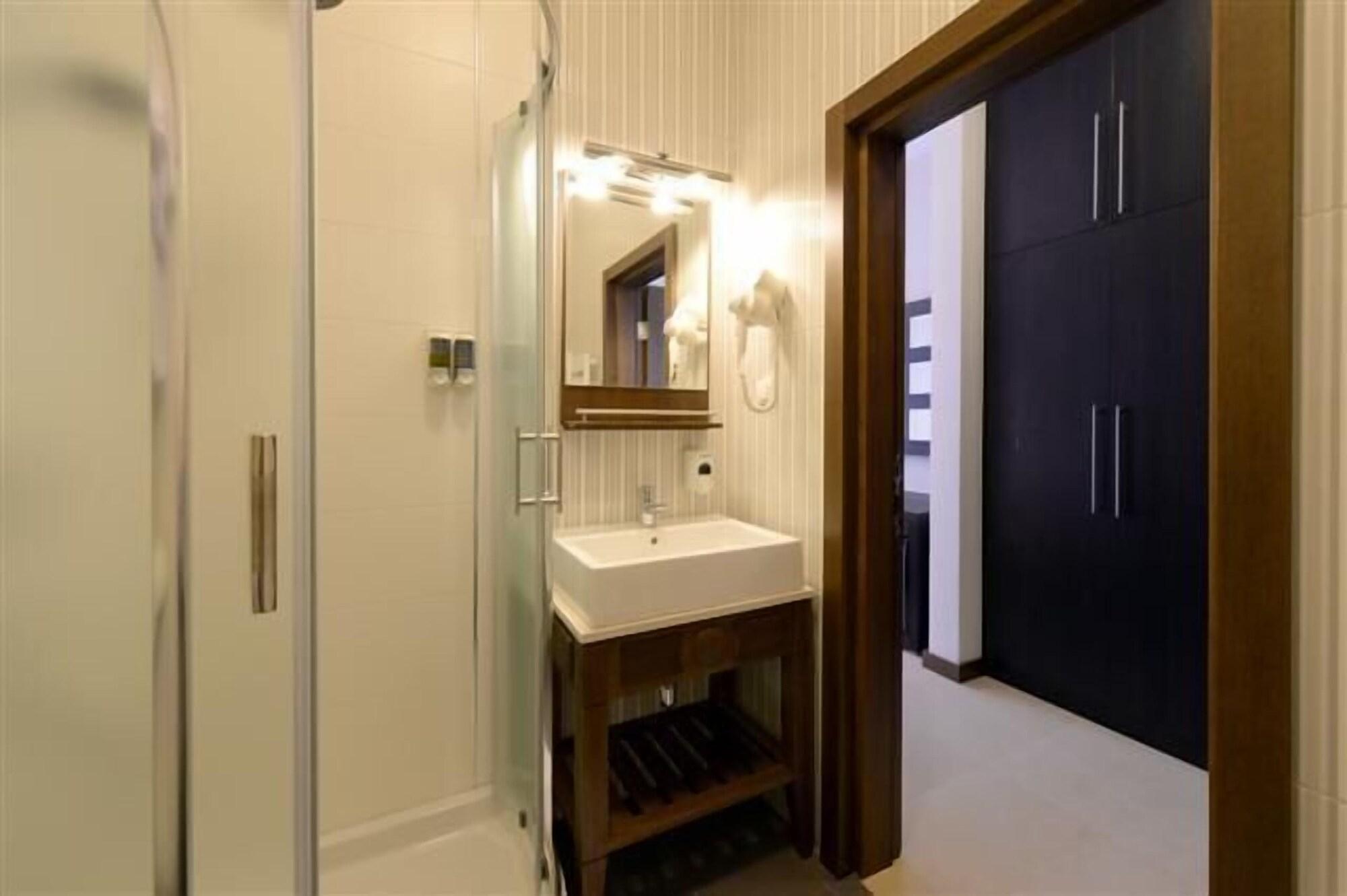 Hotel Majdan Belgrad Dış mekan fotoğraf