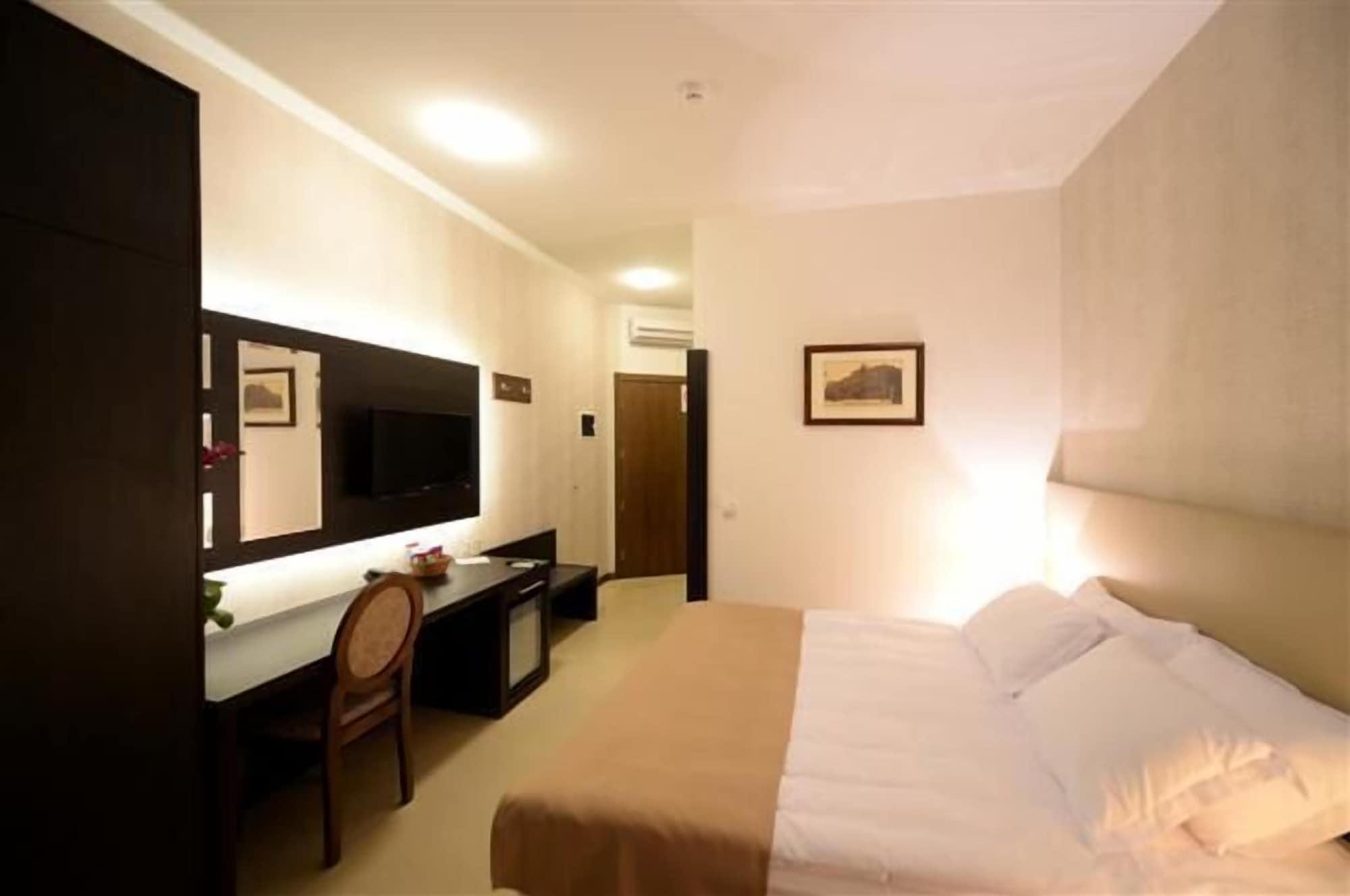 Hotel Majdan Belgrad Dış mekan fotoğraf