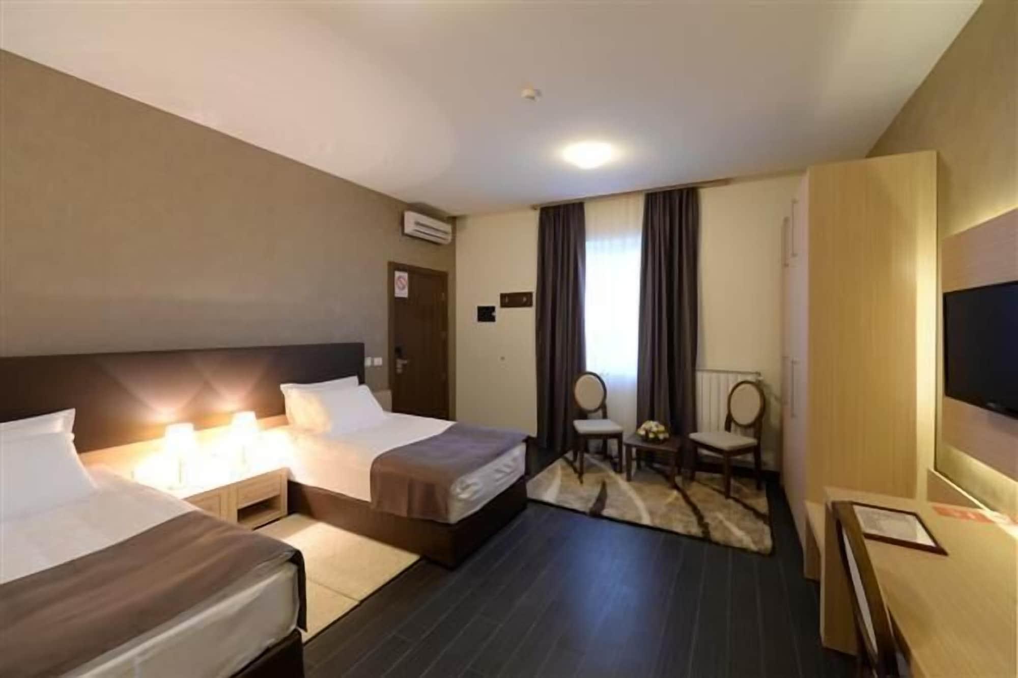 Hotel Majdan Belgrad Dış mekan fotoğraf