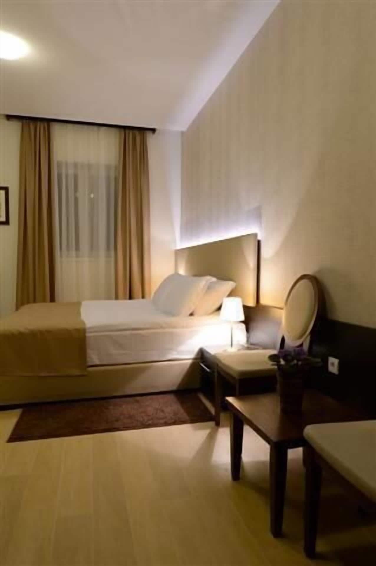 Hotel Majdan Belgrad Dış mekan fotoğraf