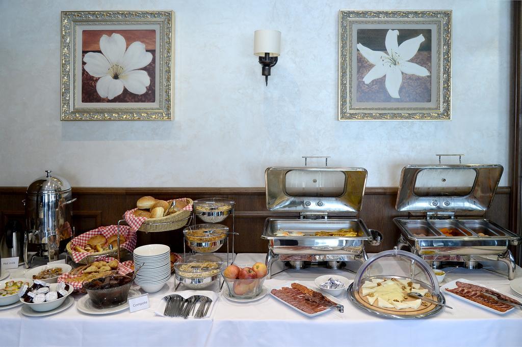 Hotel Majdan Belgrad Dış mekan fotoğraf